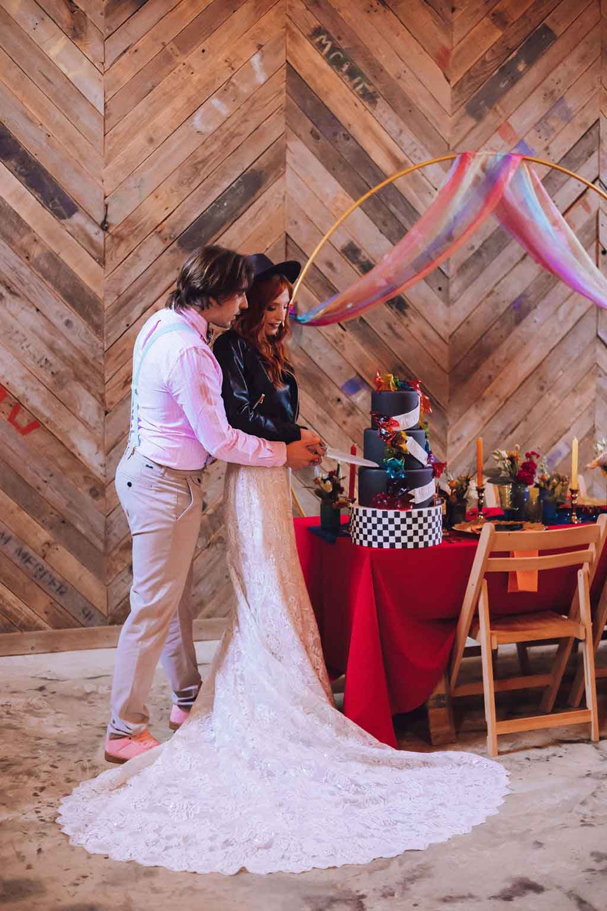 cutting-the-cake-knife